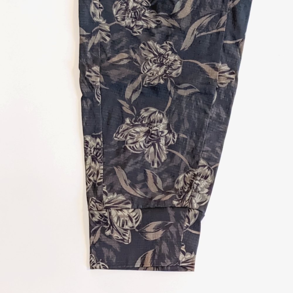 ATHLETA Trekkie North Printed Jogger Terra Firma Olive Size 6 - Picture 8 of 9